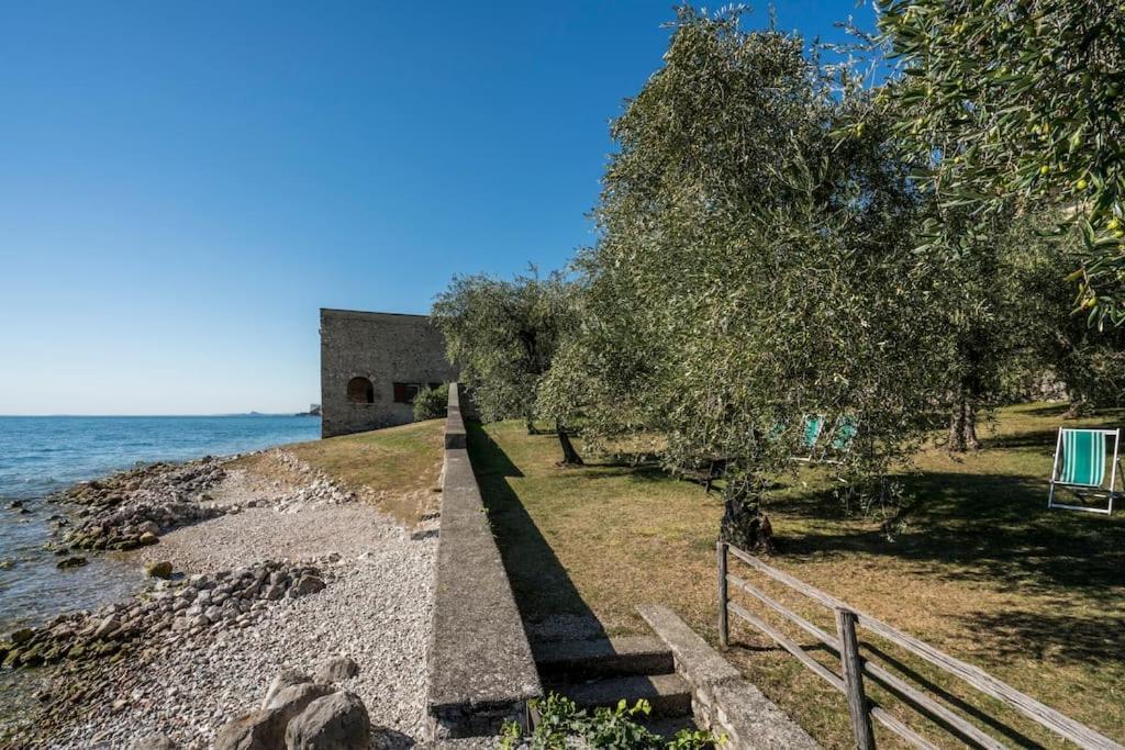 Oleandro Apartment Directly On The Lake Gargnano Exterior foto